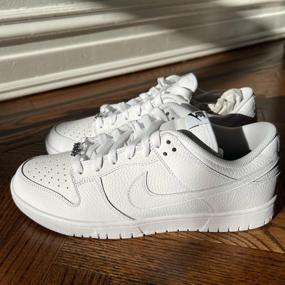BRAND NEW!!! NIKE DUNK LOW. SIZE 10 in MEN AND SIZE 11.5 in WOMEN